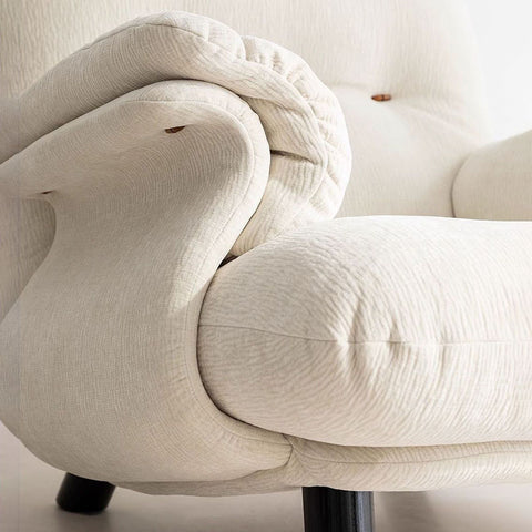 Italian Modern Lounge Chair – Retro Cloud Comfort For Your Cozy Corner