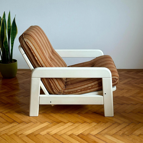 Bella Mid Century Modern Wooden Armchair