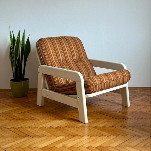 Bella Mid Century Modern Wooden Armchair